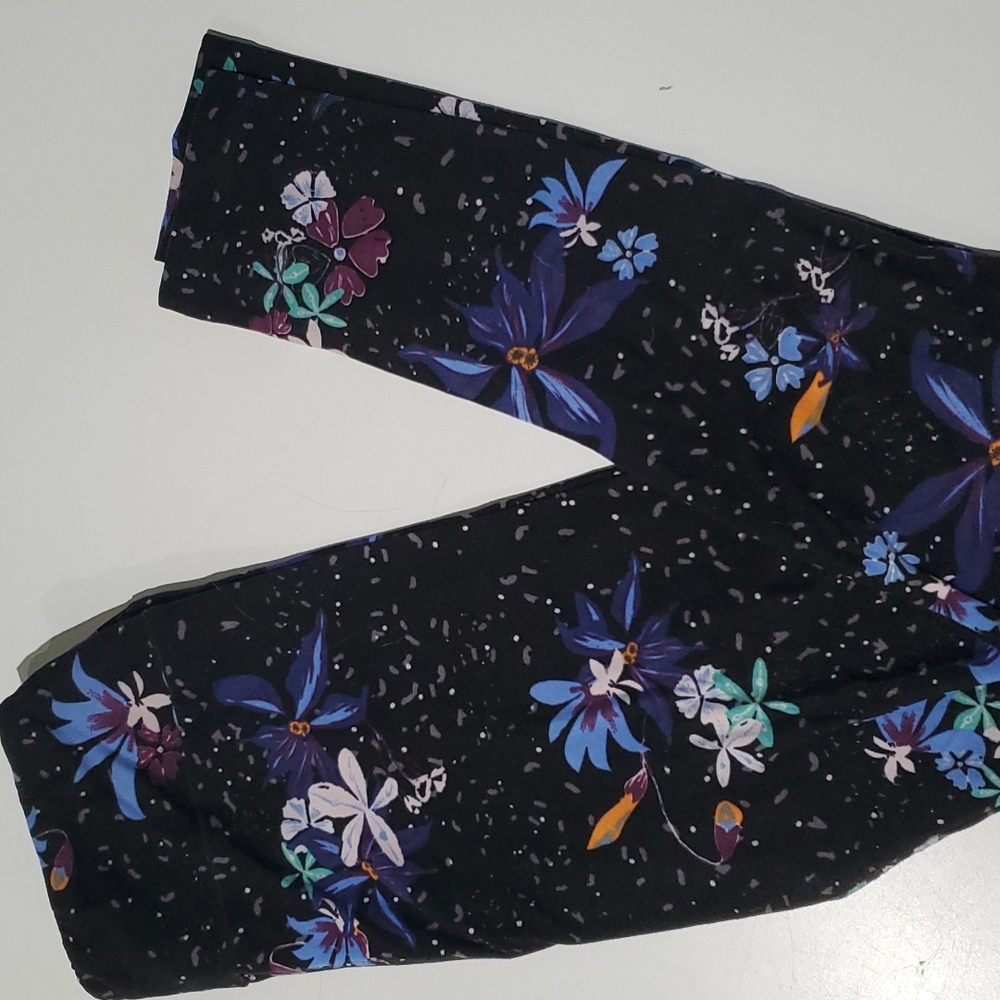 LuLaRoe OS Leggings, never worn